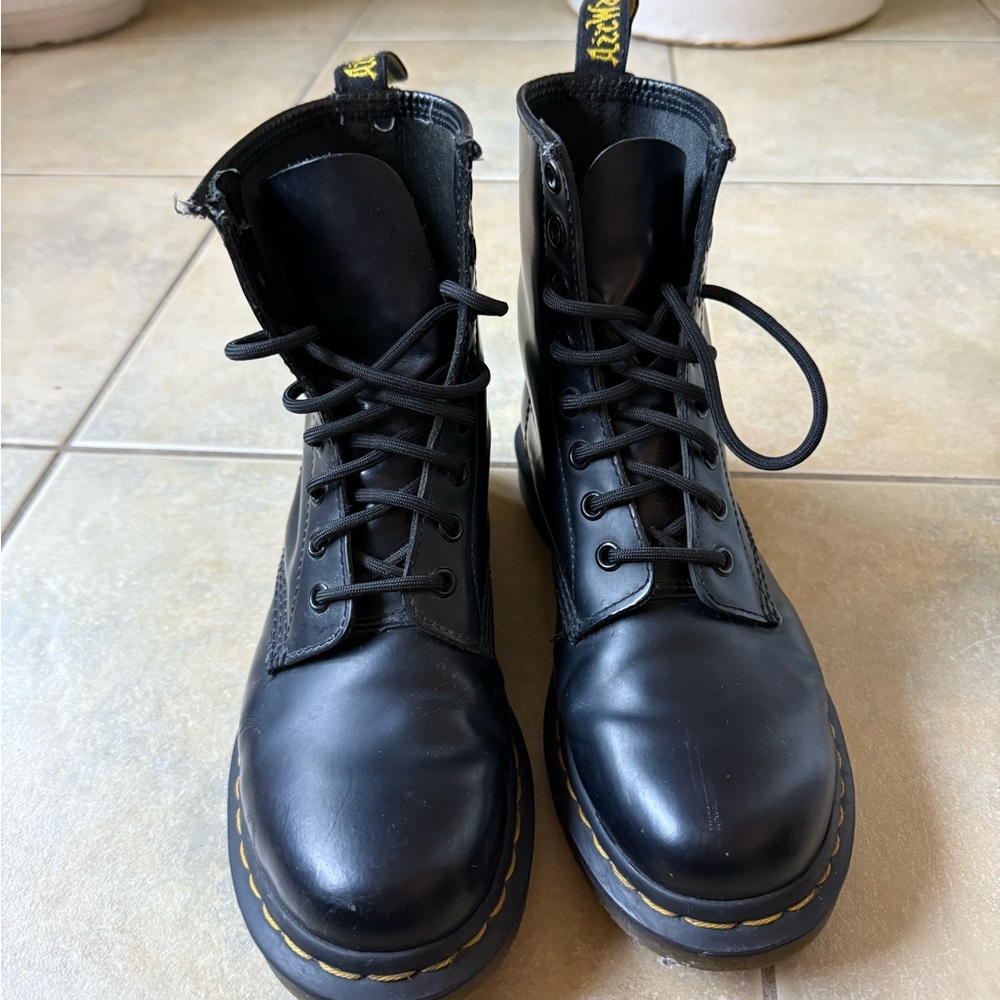 Women’s Dr. Martens 1460 8-Eye Boot Size 7